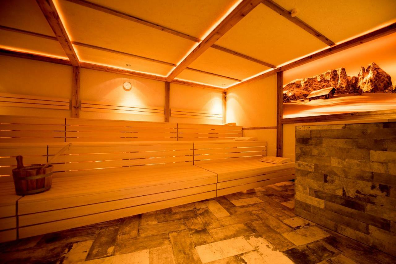 Hotel Pinei Ortisei Exterior photo